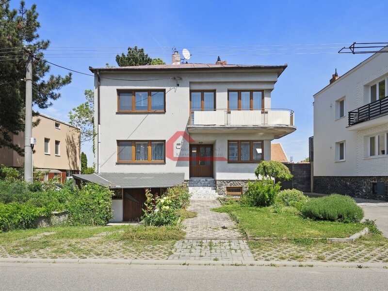 Prodej, patrový rodinný dům Velké Bílovice, možné dvougen.bydlení, vjezd, kůlna, zahrada, CP: 433m2