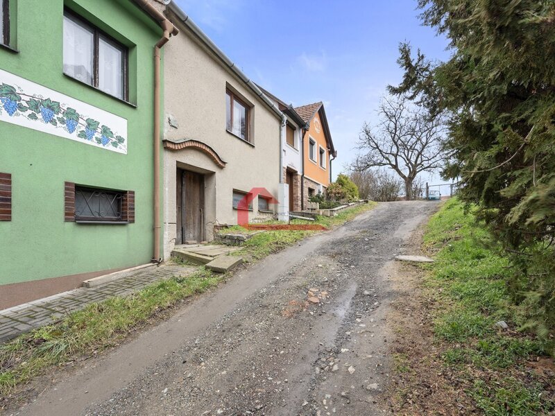 Prodej,  vinný sklep s nástavbou a lisovnou,  CP: 112m²